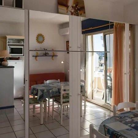 Appartement Le Lavandou, 4 Personnes, Vue Mer, Les Pieds Dans L'eau - Fr-1-803-64 *